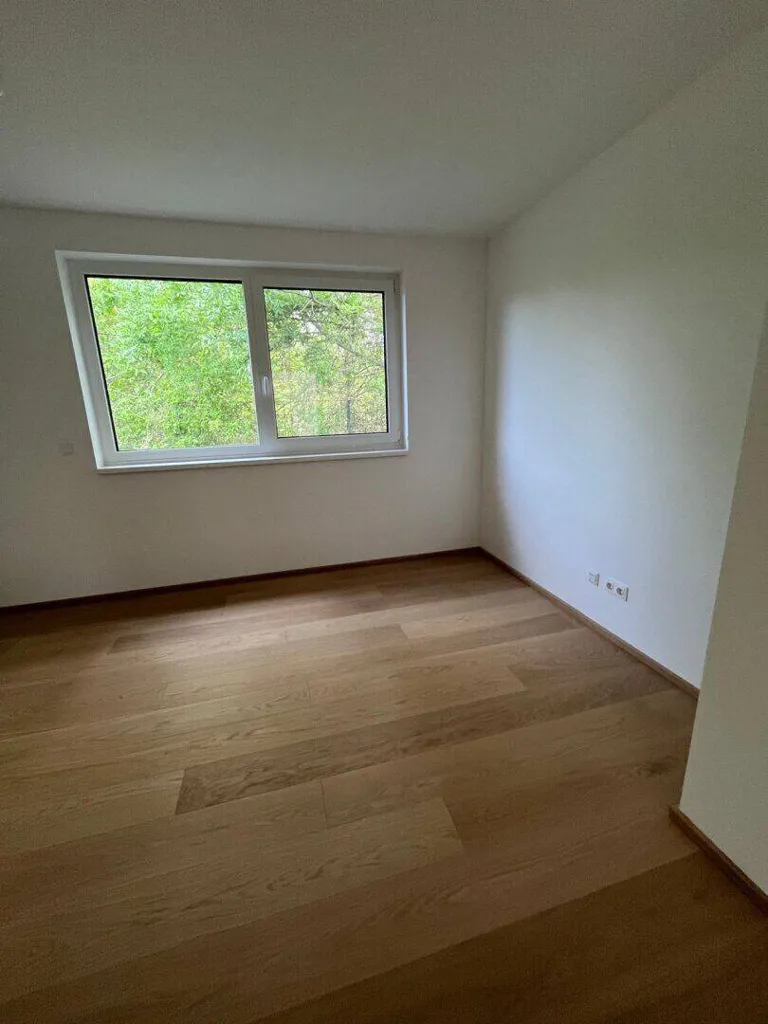 Toad - Semi-Detached House with Garden in Guntramsdorf