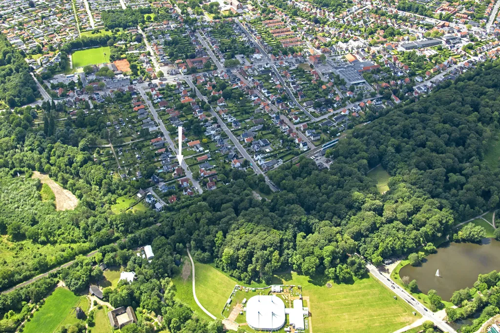 Classical Villa with Architect-Designed Garden in Odense