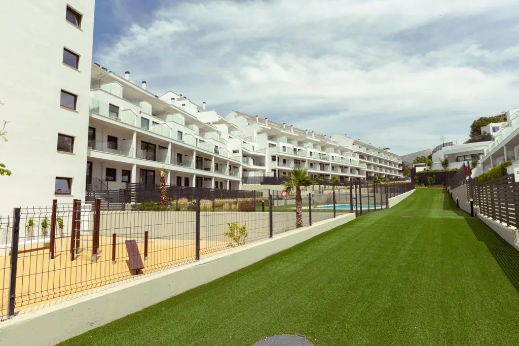 Jardin - 2-Bedroom Apartment with Pools in Torreblanca