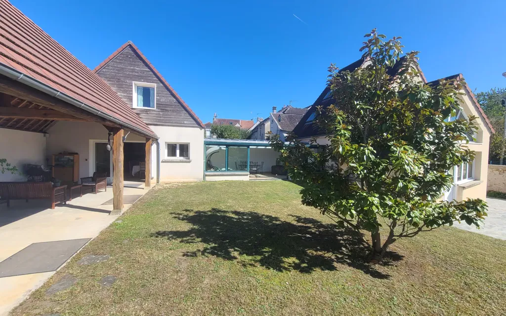 Jardin - Maison d'Architecte avec Terrasse à Château-Thierry