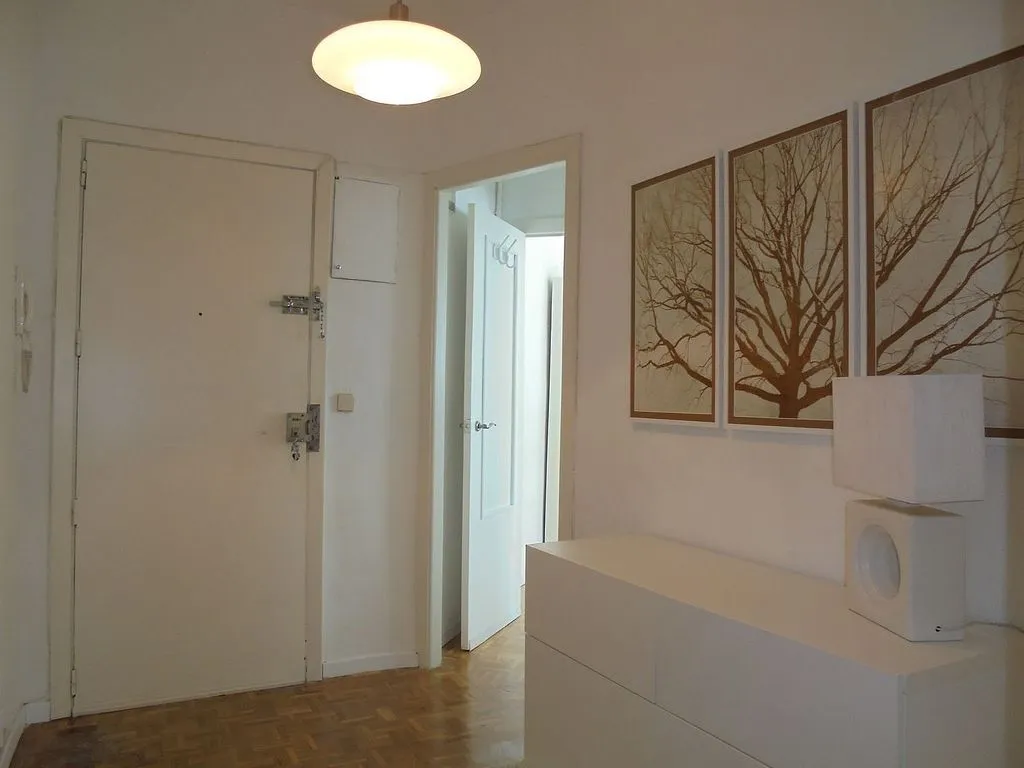 hallway_entrance
