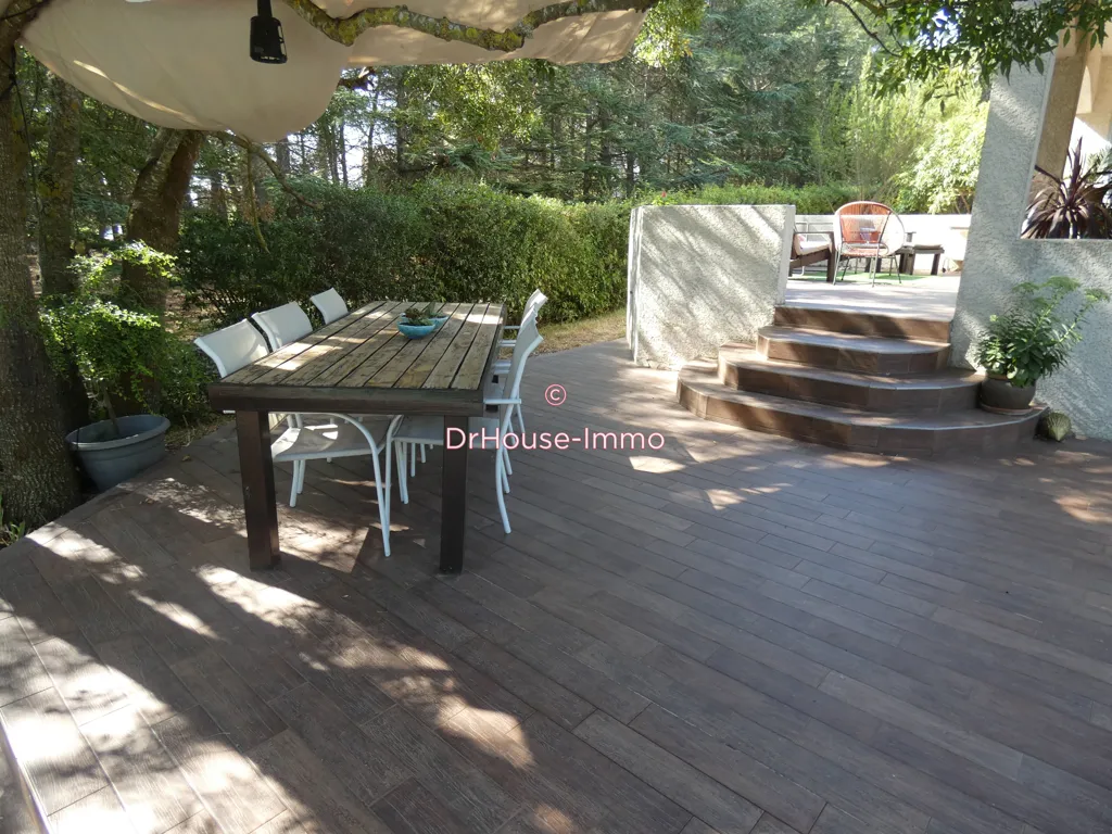 Terrass - Architectural Villa with Pool in Villemoustaussou