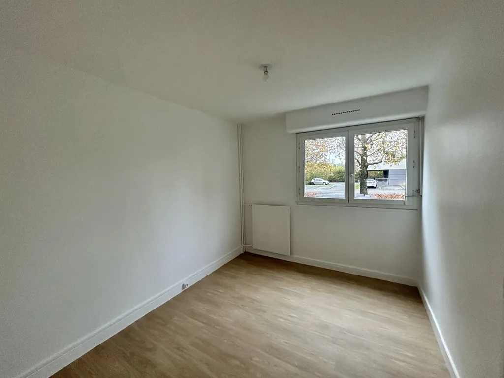 Toad - 3-Bed Apartment with Garden in Palaiseau