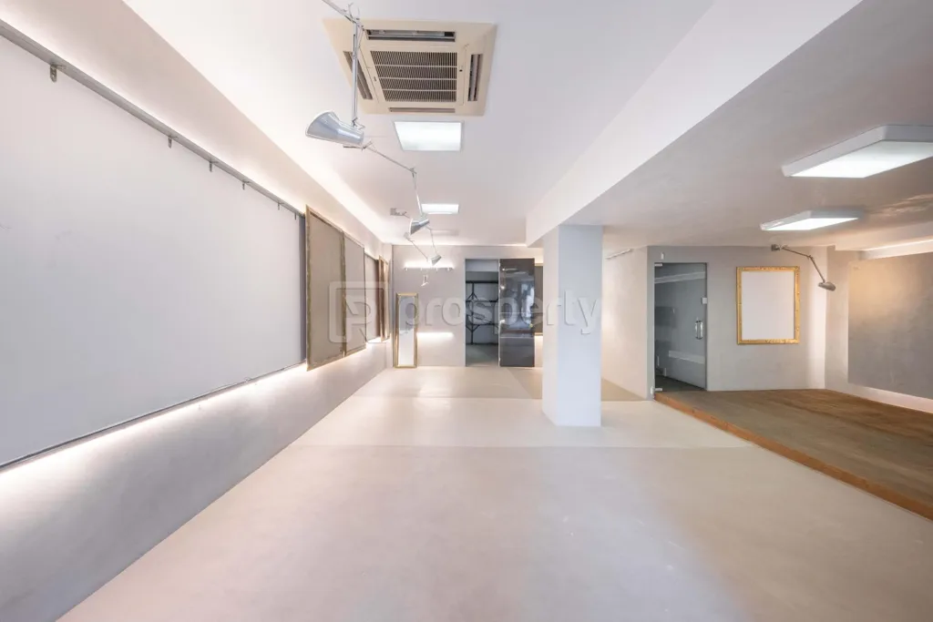 Pièces - Commercial Building with Parking in Chalandri