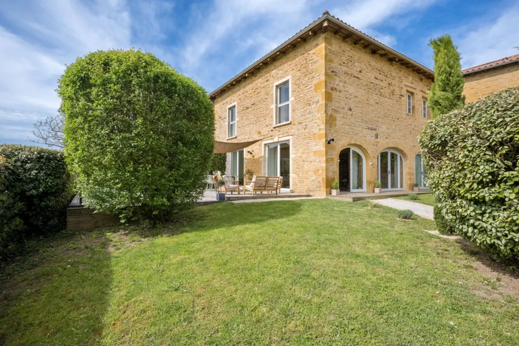 Välivaade - Renovated House with Pool in Legny