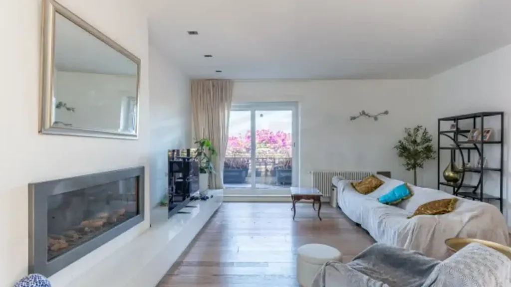 Séjour - Panoramic Penthouse with Large Terrace in Vigna Clara, Rome