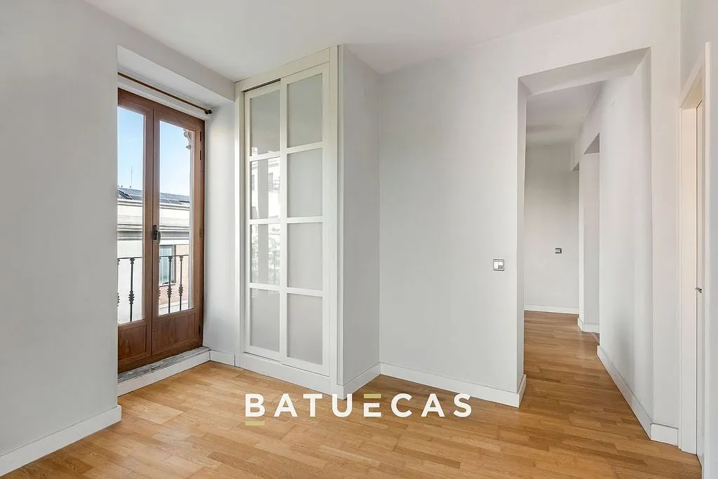 Entrée - Apartment with Balcony in Embajadores, Madrid