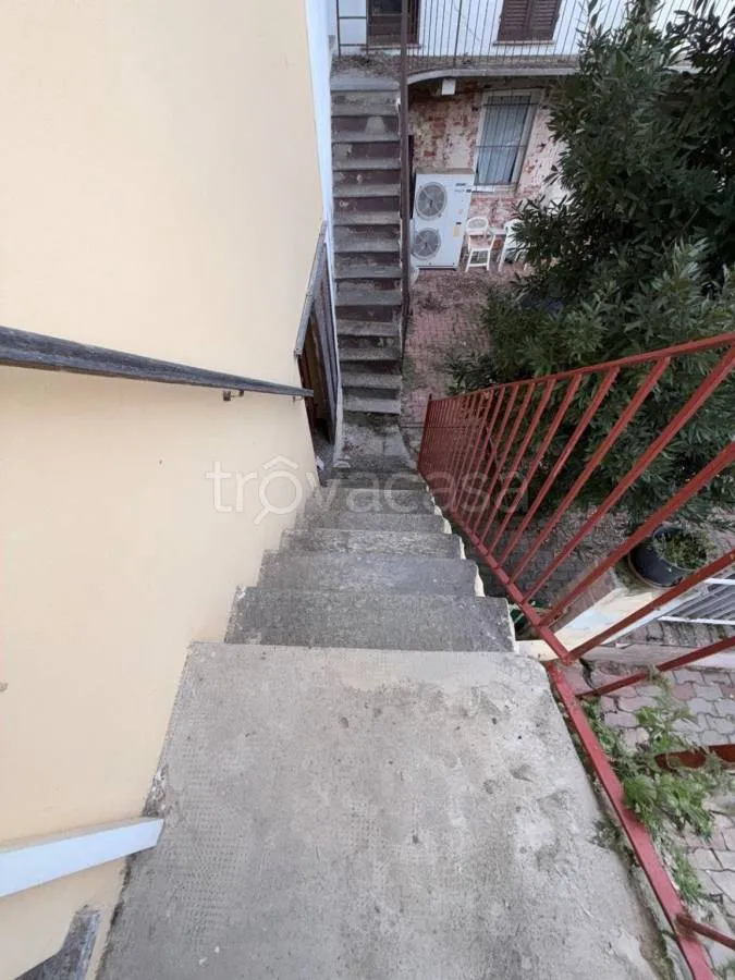 Toad - Courtyard House with Private Garden in Cameri