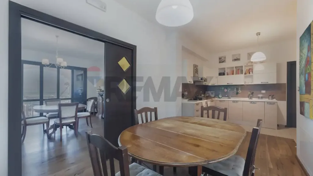 Salle à manger - Panoramic Apartment with Sea View in Montesilvano