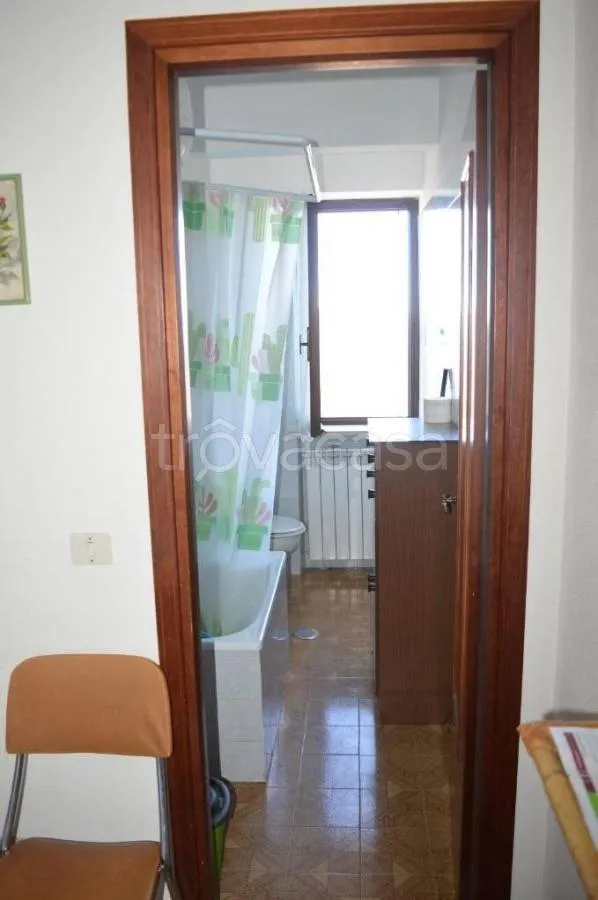 Vannitoad - Balcony-Facing Apartment in Roburent