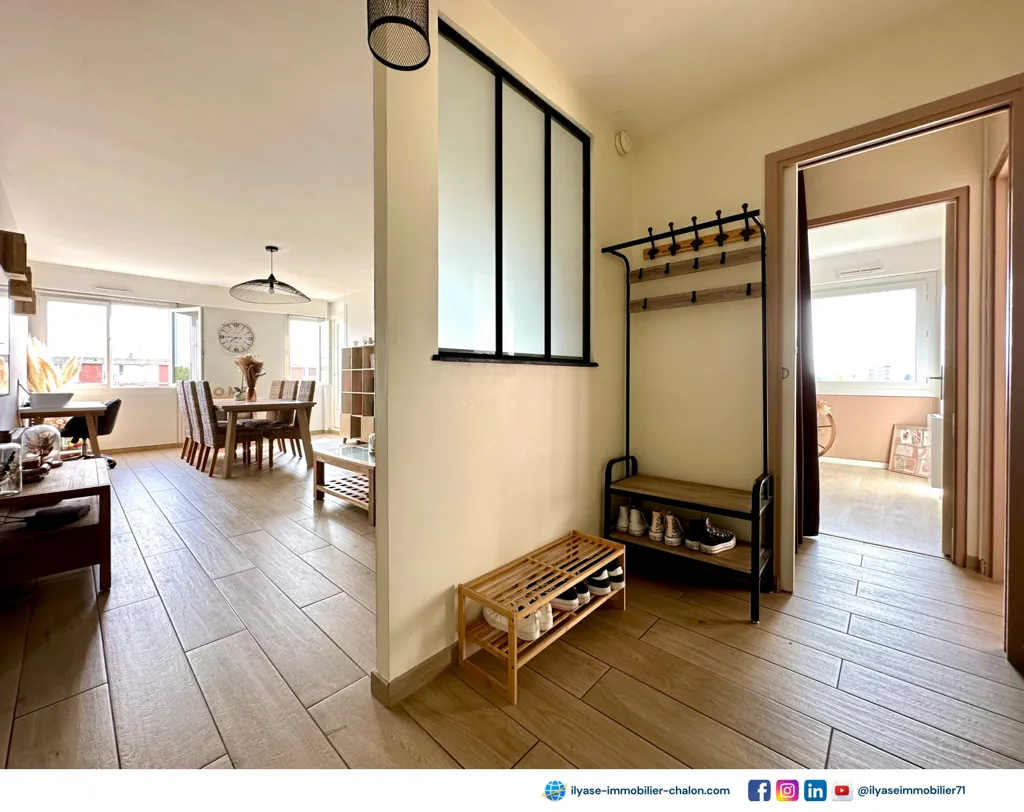 Hallway - Bright T4 Apartment with Balcony in Chalon-sur-Saône
