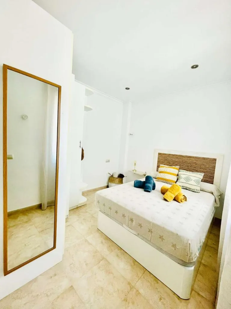 Chambres - South-Facing Apartment with Terrace in Fuengirola