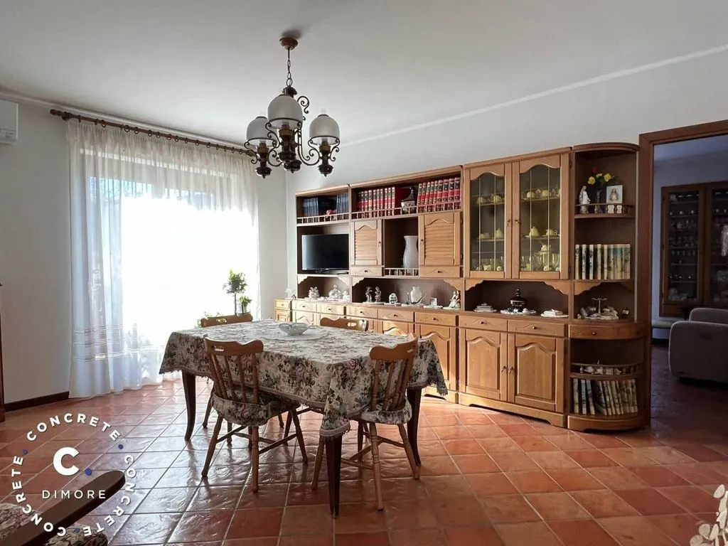 Söögituba - Luxury Bifamiliar Villa with Private Garden in Chieri