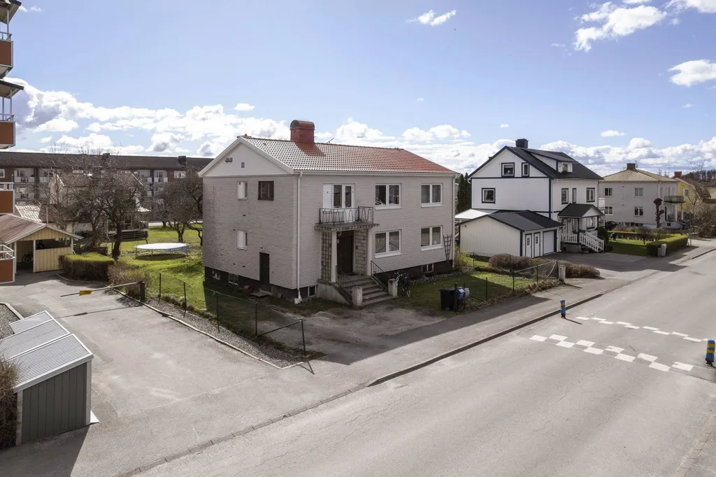 Extérieur - Two-Storey Villa with Balcony in Mellerud