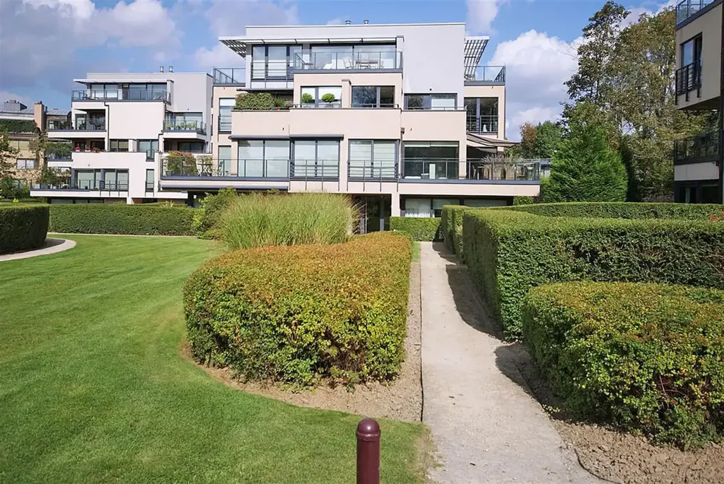 Jardin - Appartement de Plain-Pied avec Jardin Privé à Ukkel