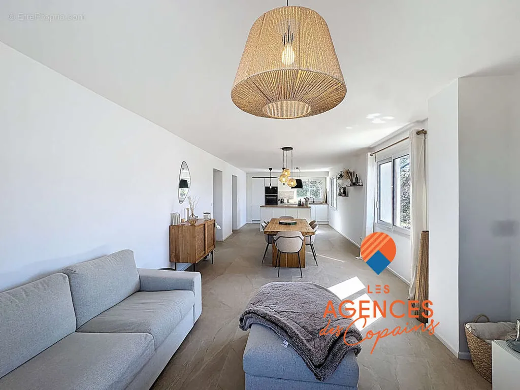 Elutuba - High-End Villa with Terrace in La Serinette