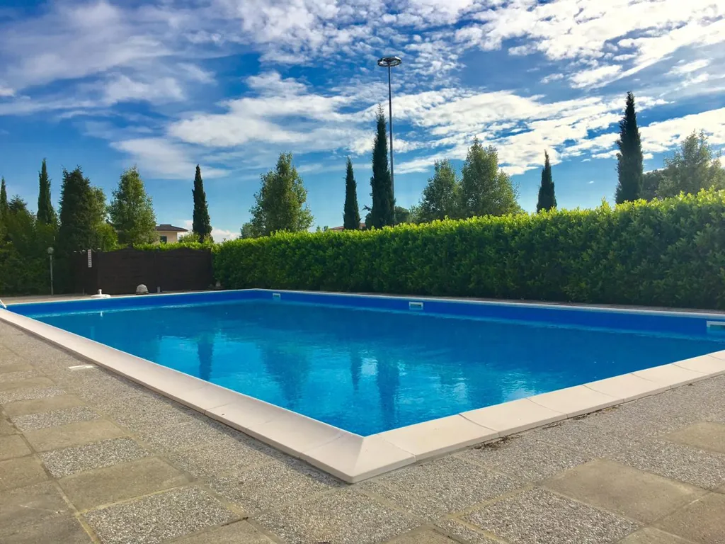 Two-Level Apartment with Pool in Sirmione
