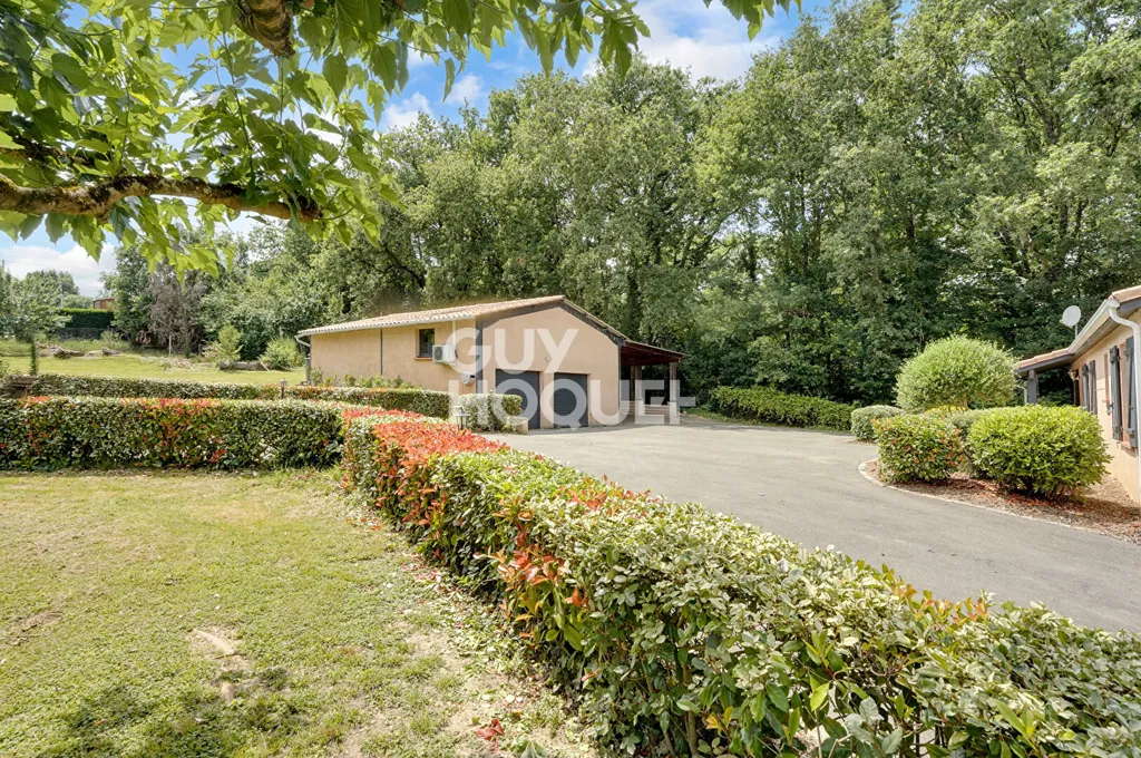 Aed - Detached House with Pool in Quiet Setting