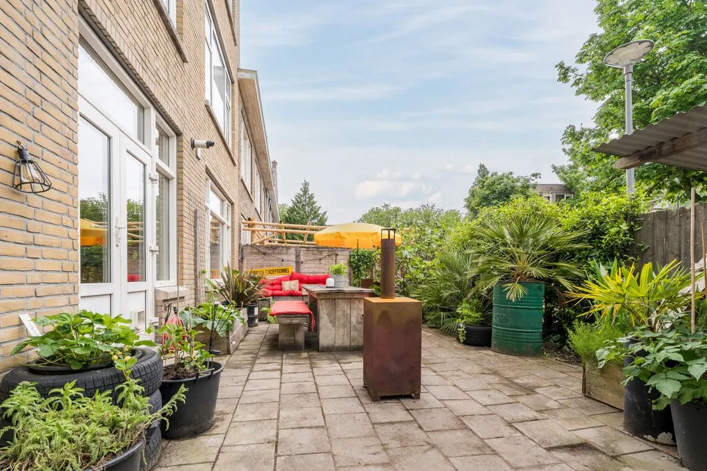 Terrass - Charming Ground Floor Apartment with Garden in Carnisse