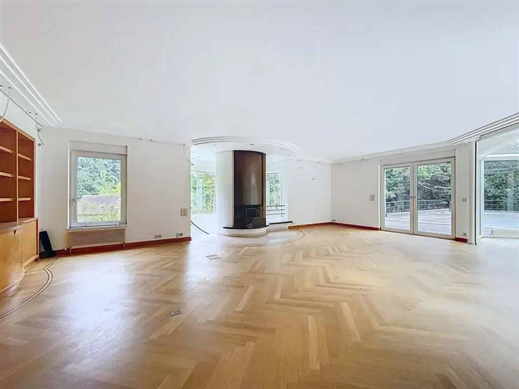 Elutuba - House with Extensive Garden in Ukkel