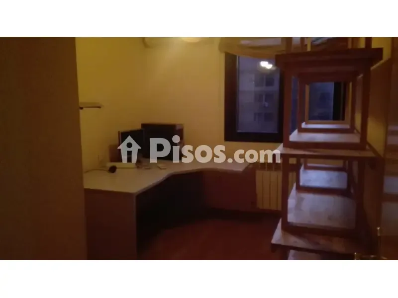 Kabinet - Semi-furnished Flat with Balcony in Orcasitas