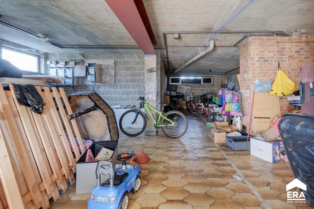 Garage - Bien d'Investissement Semi-Mitoyen à Lanaken