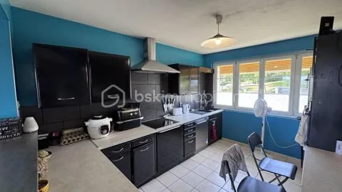 Cucina - Spacious House with Jacuzzi in Aiglemont