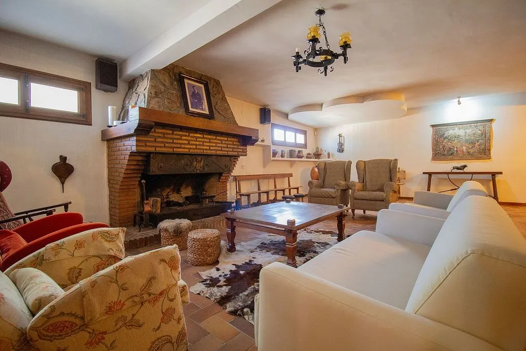 Séjour - Rustic House with Pool and Terrace in Carmena