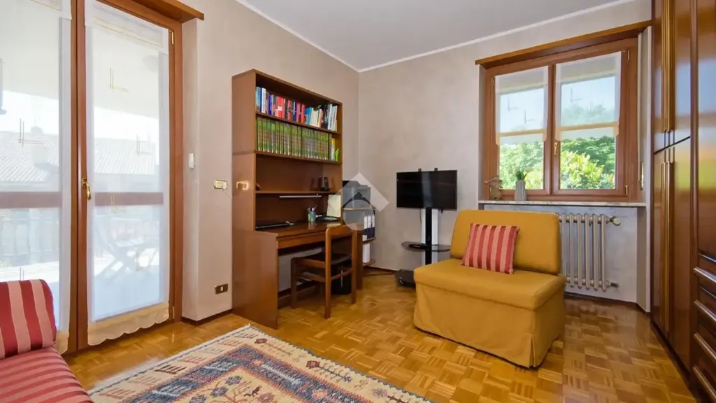 Bureau - Villa with Panoramic Terraces in Pecetto Torinese