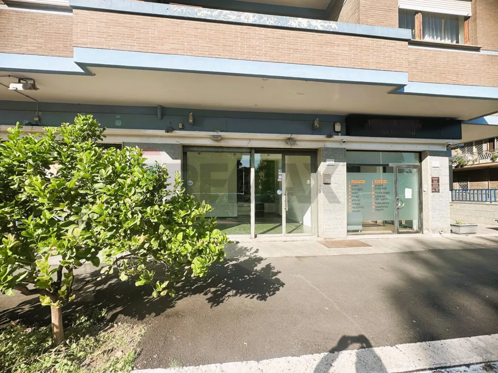 Exterior - Commercial Space with Vitrine in Ostia Ponente
