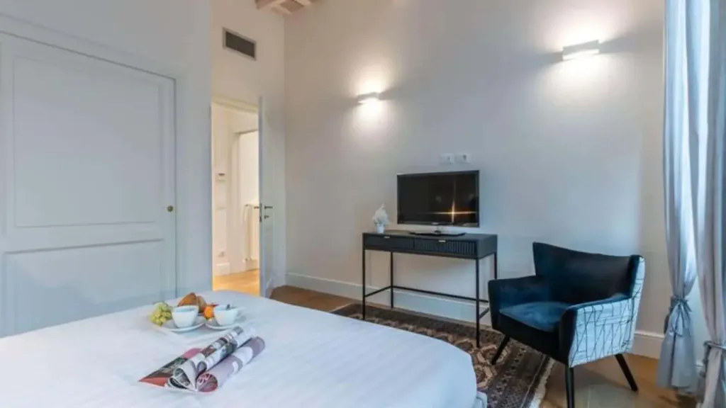 Modern Furnished Studio in Florence Centre