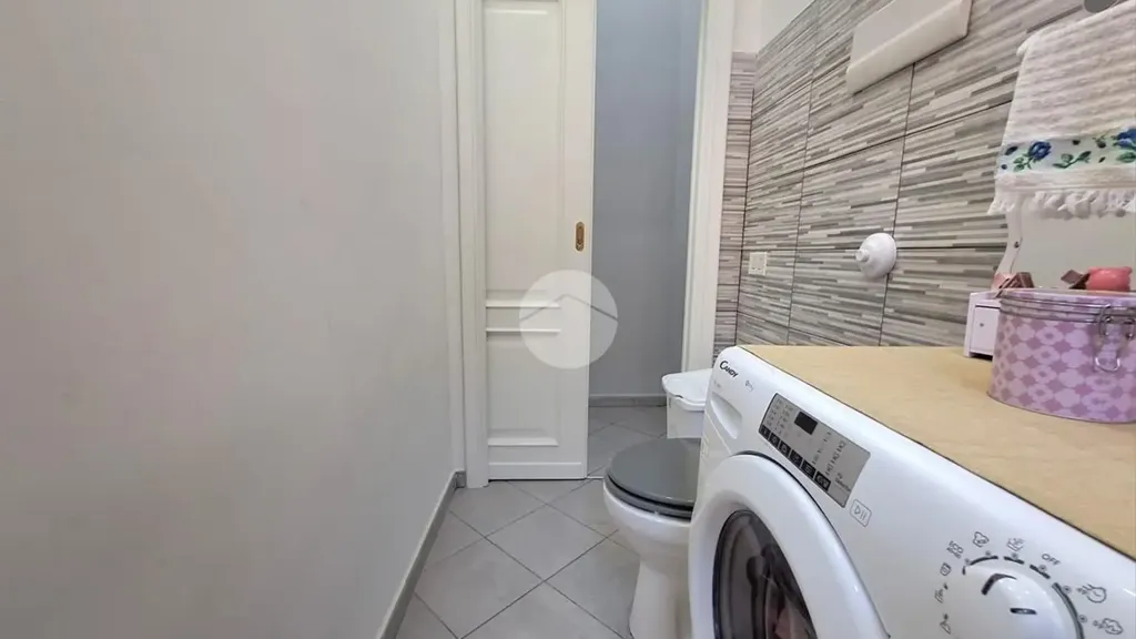 Salles de bain - Rear-Facing Apartment with Balcony in Palermo