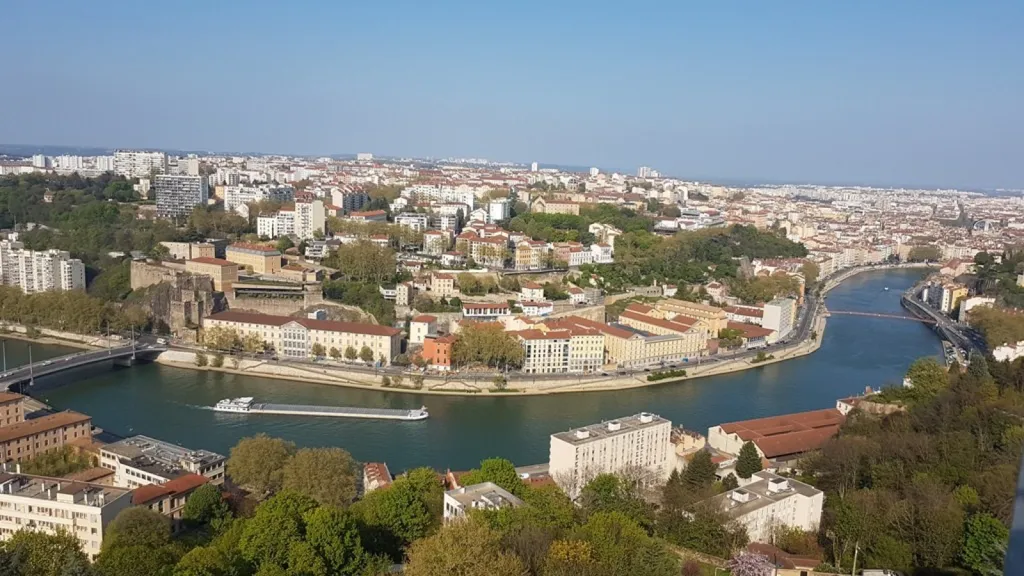 Vue aérienne - T2 avec Vue Panoramique sur Lyon - Secteur Fourvière