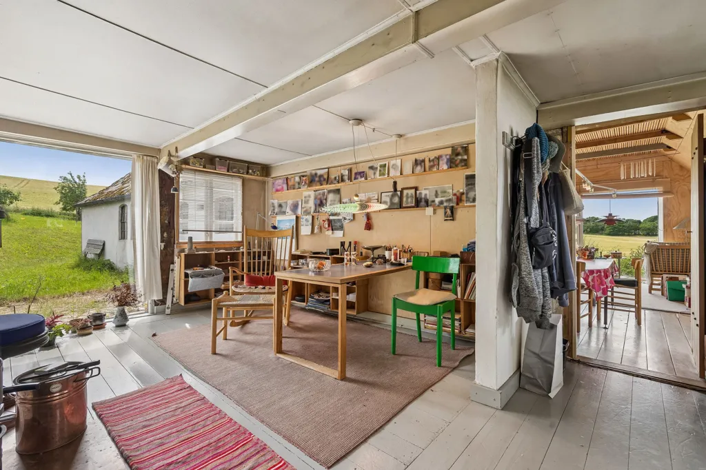 Elutuba - Historic Villa with Large Garden in Knebel