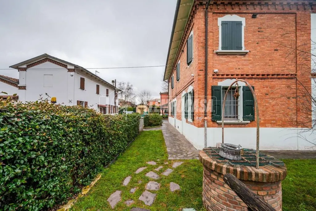 Aed - Rustic Villa with Garden in Minerbio