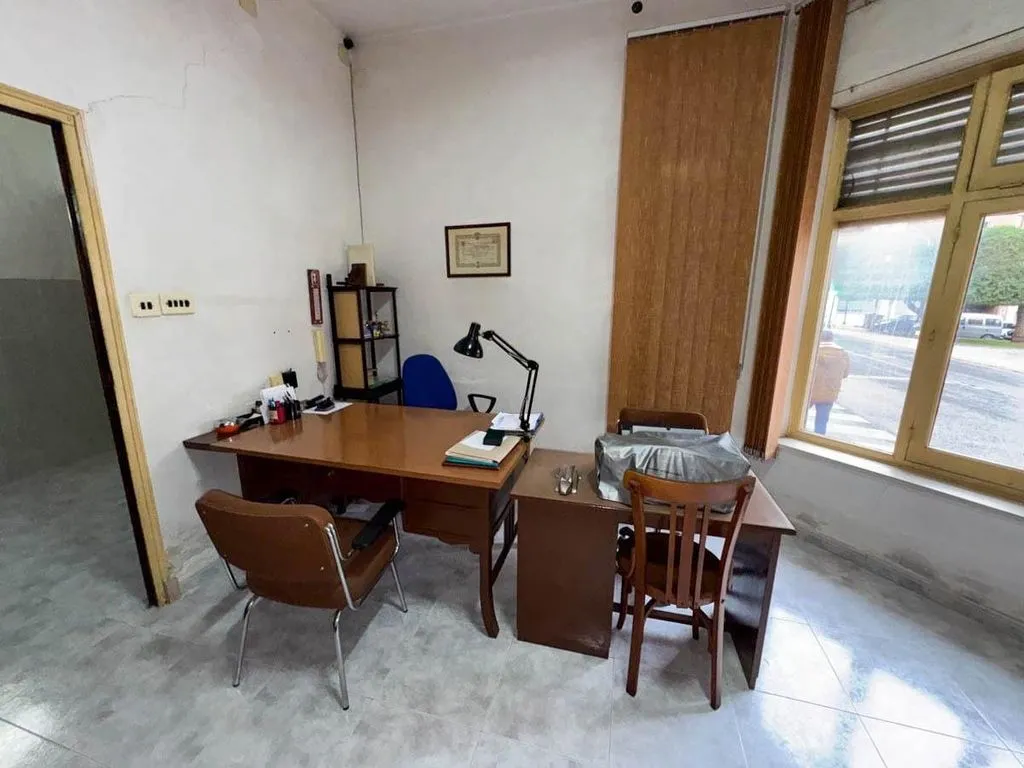 Bureau - Luxury Apartment Complex with Development Potential in Crevillent