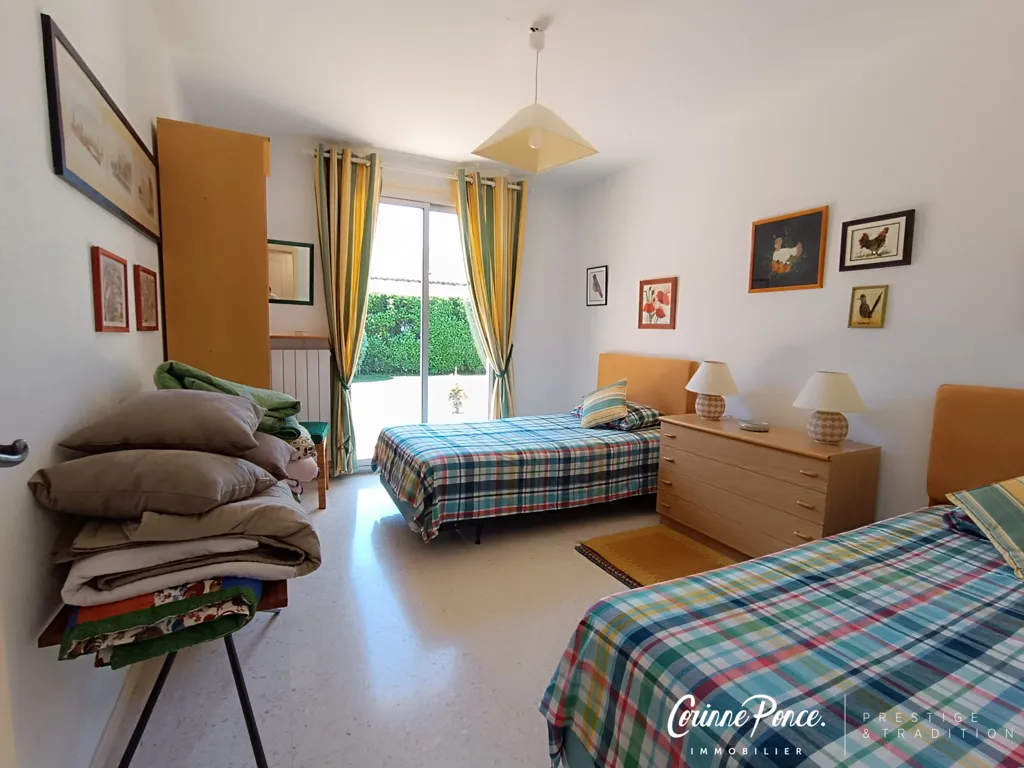 Chambres - Villa de Plain-Pied avec Piscine à Garons