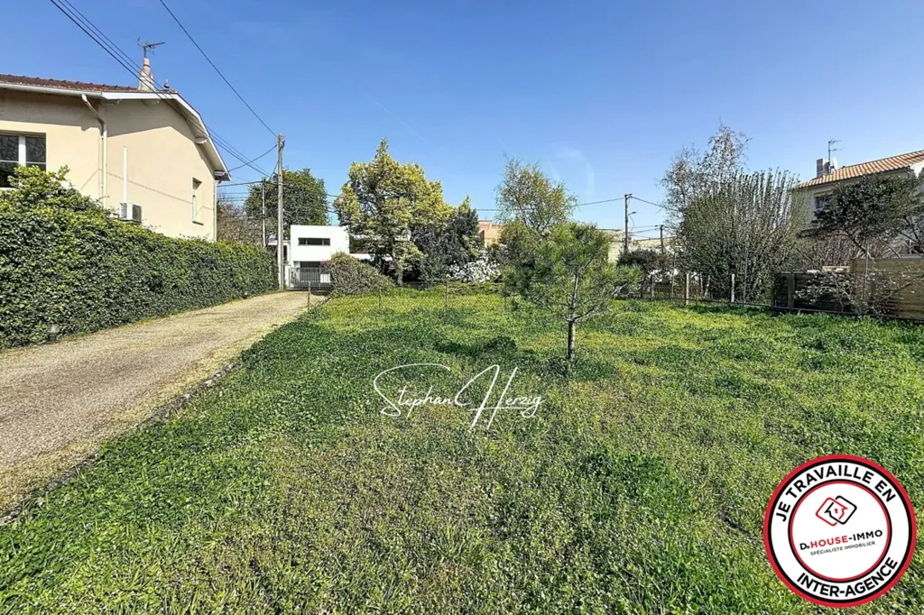 Aed - Constructible Plot with Garden Access in Bordeaux