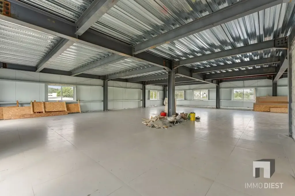 Pièces - Nouveau Bureaux en KMO à Diest