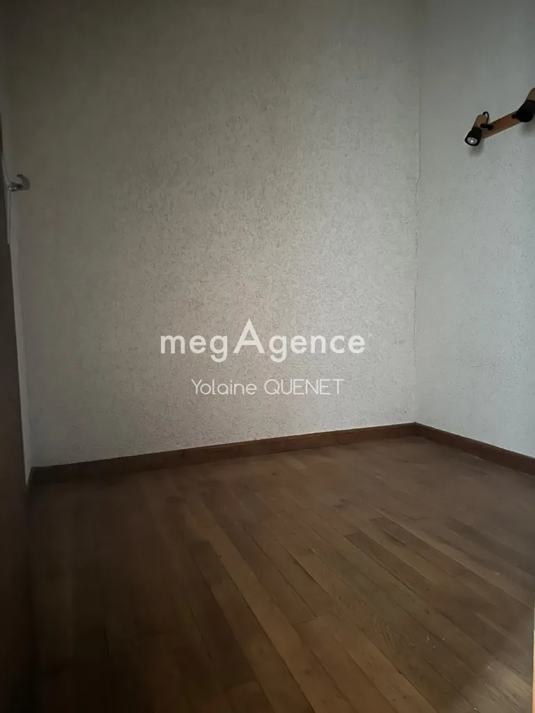 Stanze - Ground Floor Flat with Village Centre Location
