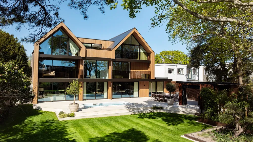 Casa con 5 camere a Mudeford