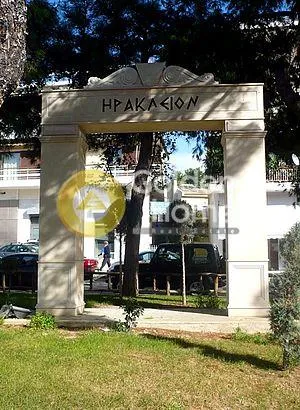 Extérieur - Corner Plot with Commercial Use in Heraklion Centre