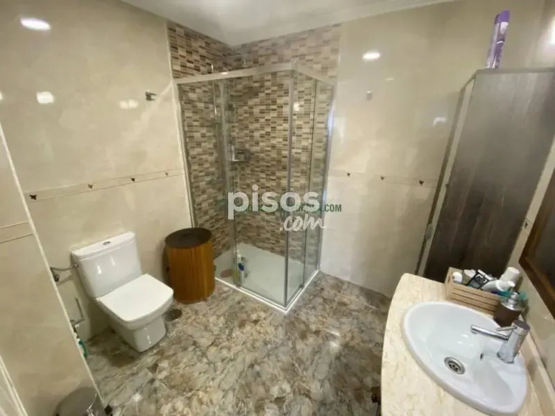 Salles de bain - Rustic House with River View in Poio