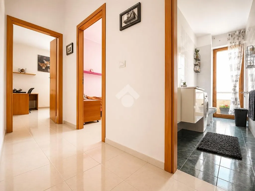 Ingresso - 4-Bedroom Apartment with Balcony in San Severo
