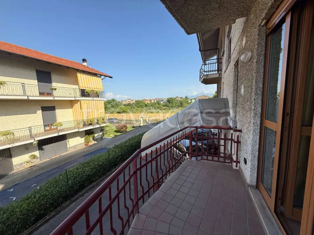 Balcone - Rear Corner Flat with Balcony in Cuneo