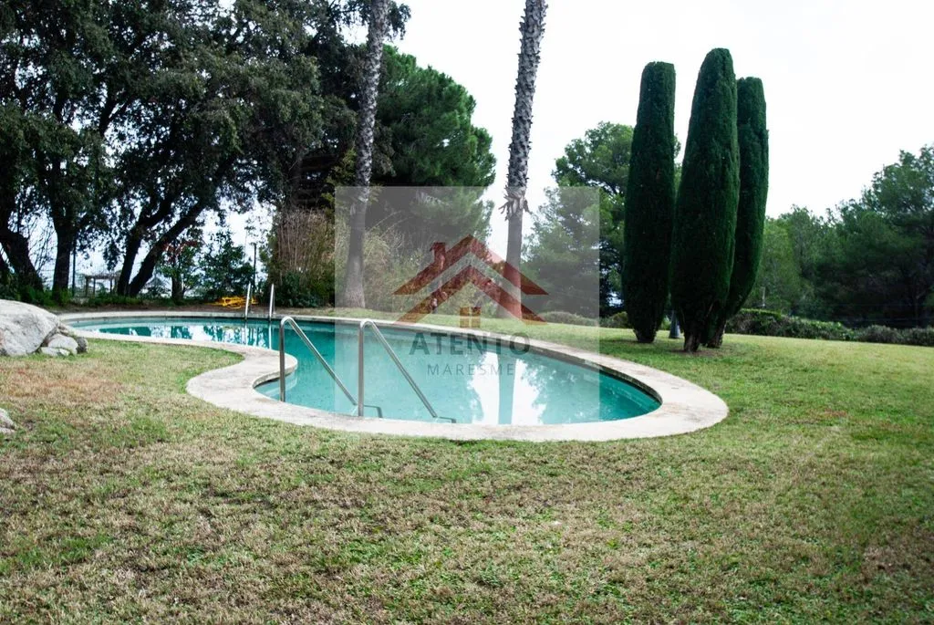 Piscina - Detached House with Sea View in Premià de Dalt