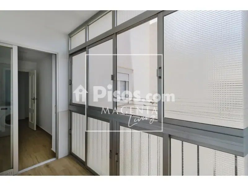 Rõdu - Bright Studio with Balcony in Murillo Street