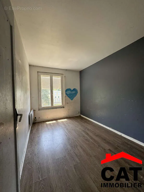 Pièces - Appartement à Rénover avec Vue Dégagée à Saint-Mammes