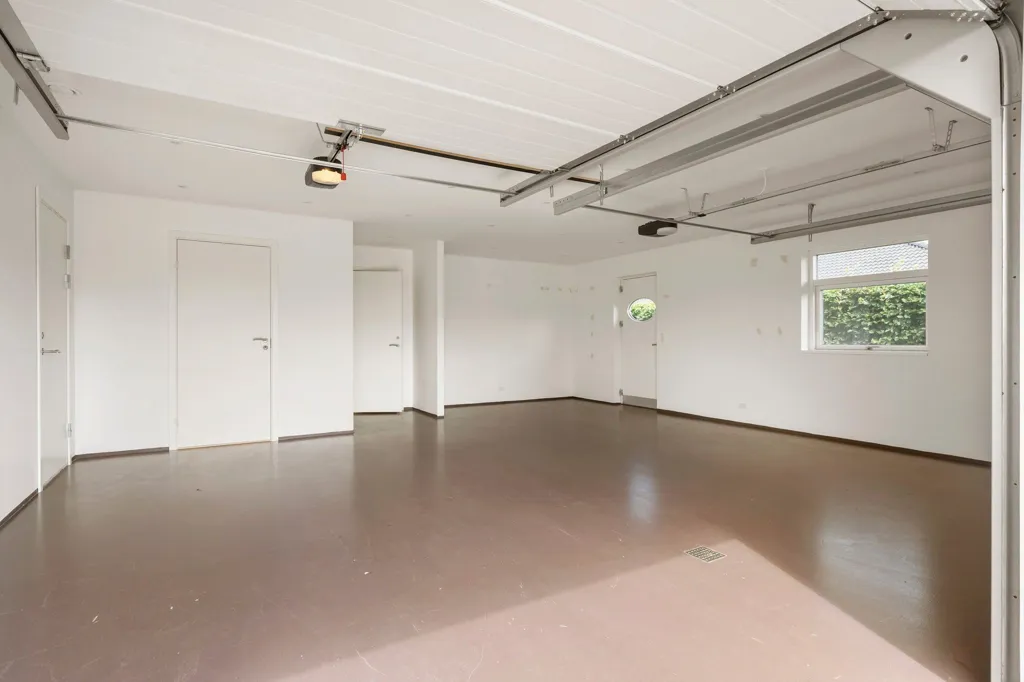 Garage - Contemporary Villa with Garden in Otterup