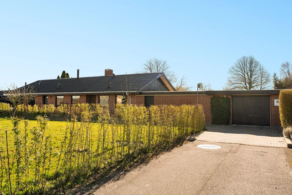 Extérieur - 1-Plan Villa with South-Facing Terrace in Quiet Area